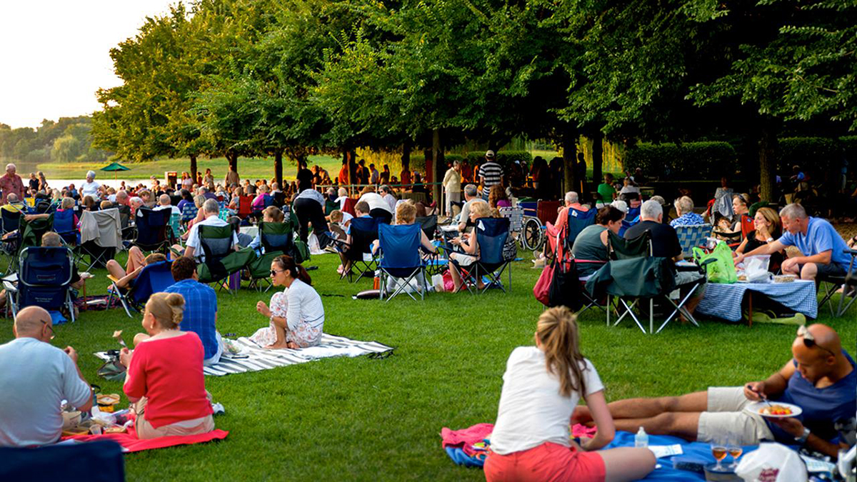 Music on the Esplanade at Chicago Botanic Garden